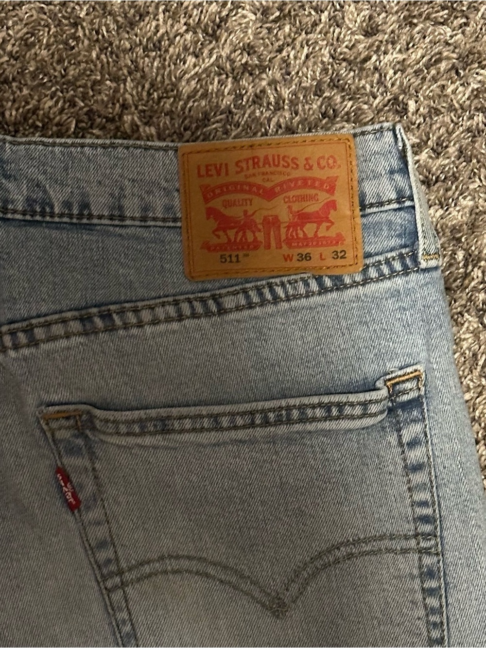 Levi's Light Blue slim Leg Men’s Jeans sz36x32 - Picture 2 of 9